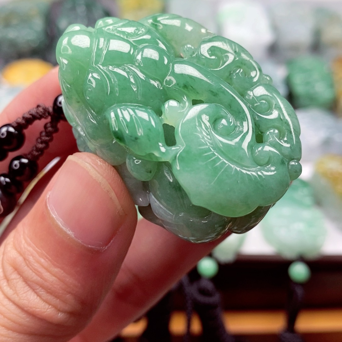 翡翠颈饰未镶嵌翡翠