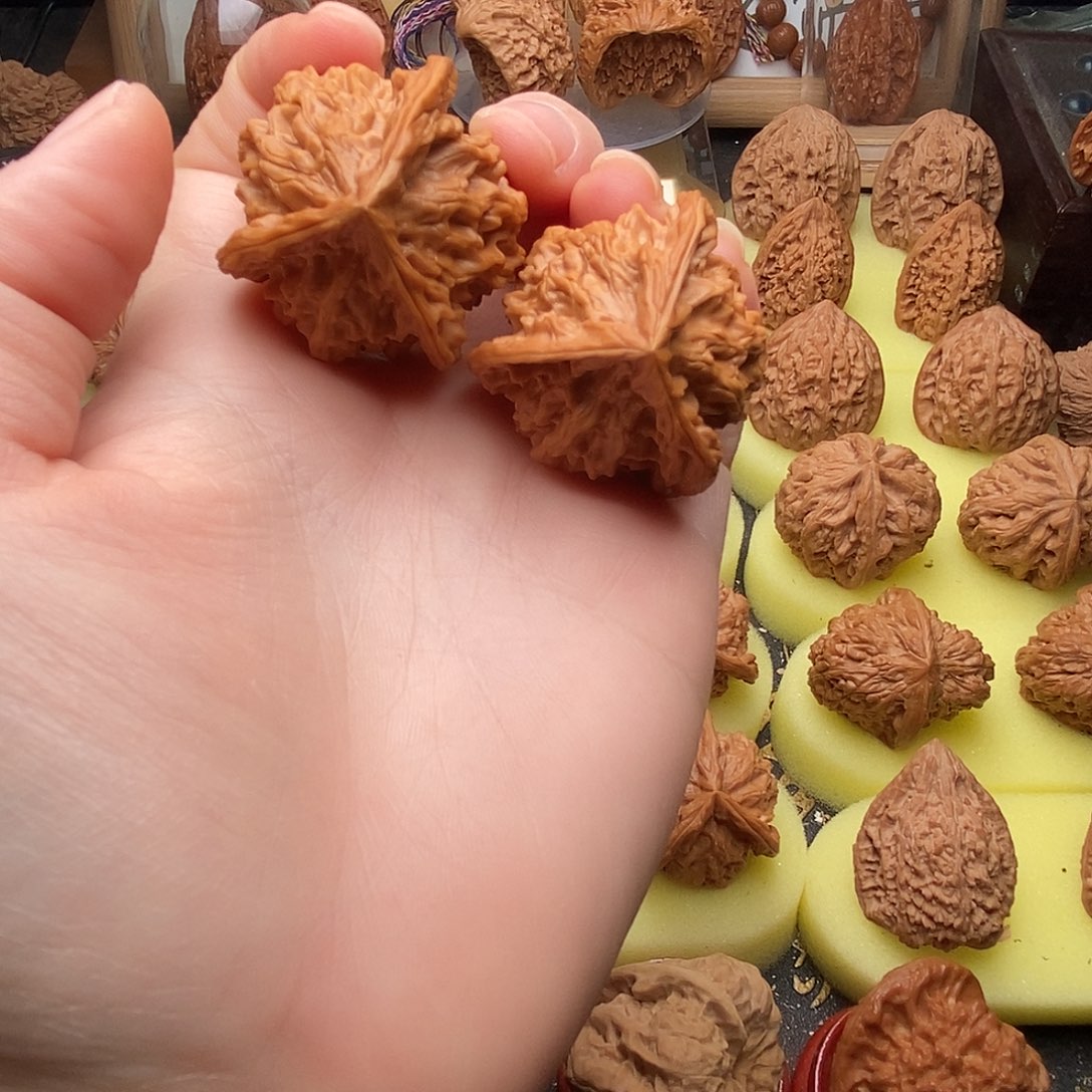 把件文玩核桃盘山两棱半