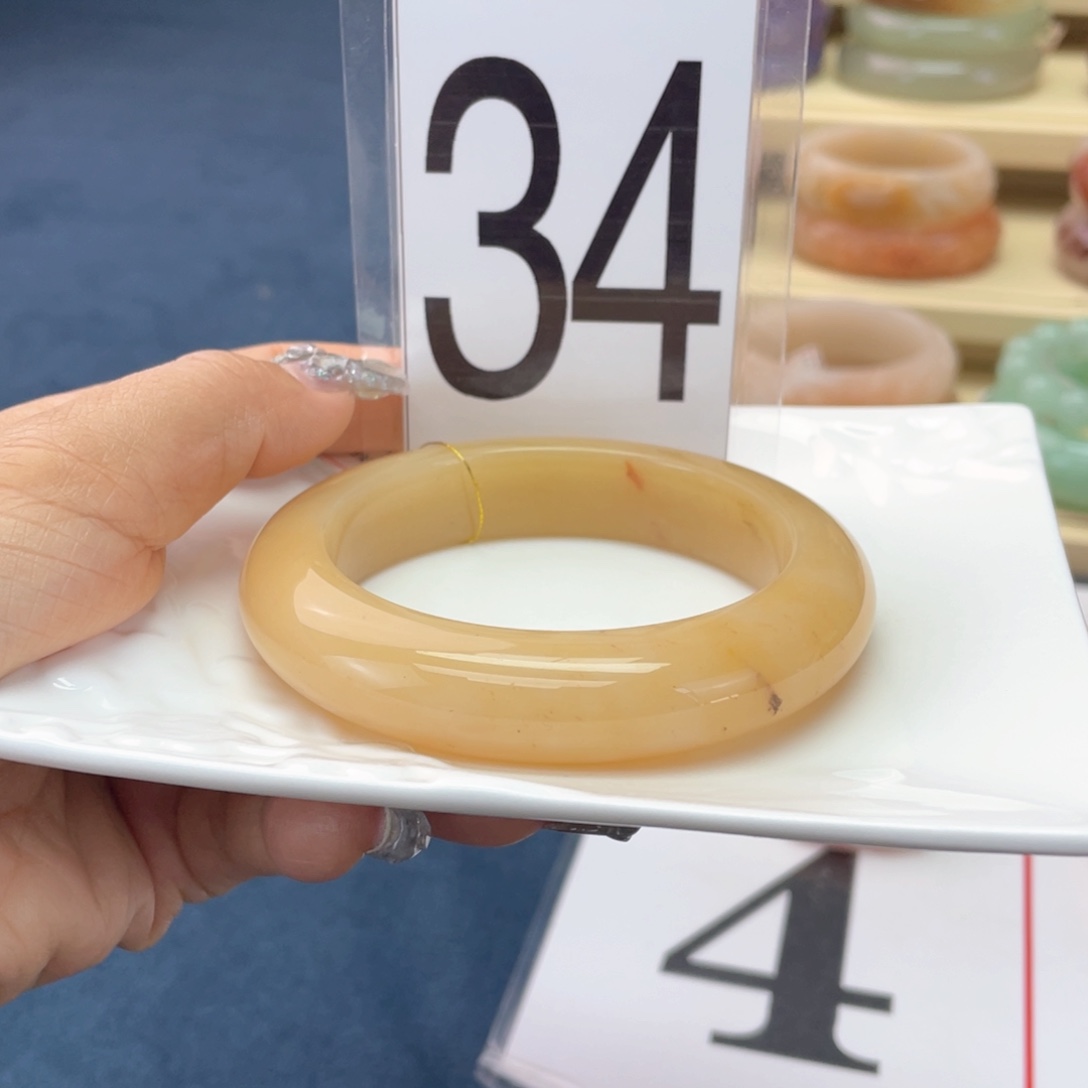 石英质玉未镶嵌手镯