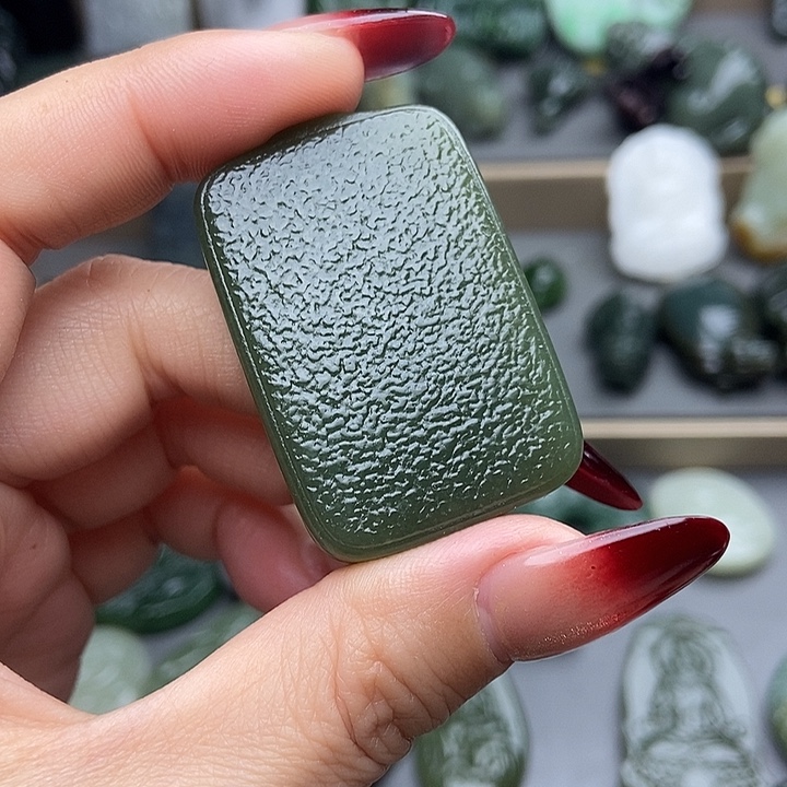 和田玉未镶嵌颈饰发一个多样性