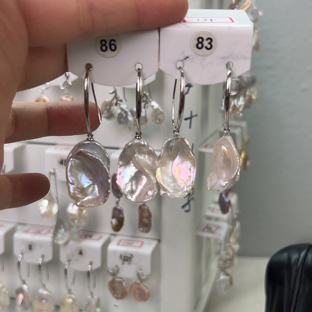 *****非金属巴洛克花瓣耳饰 