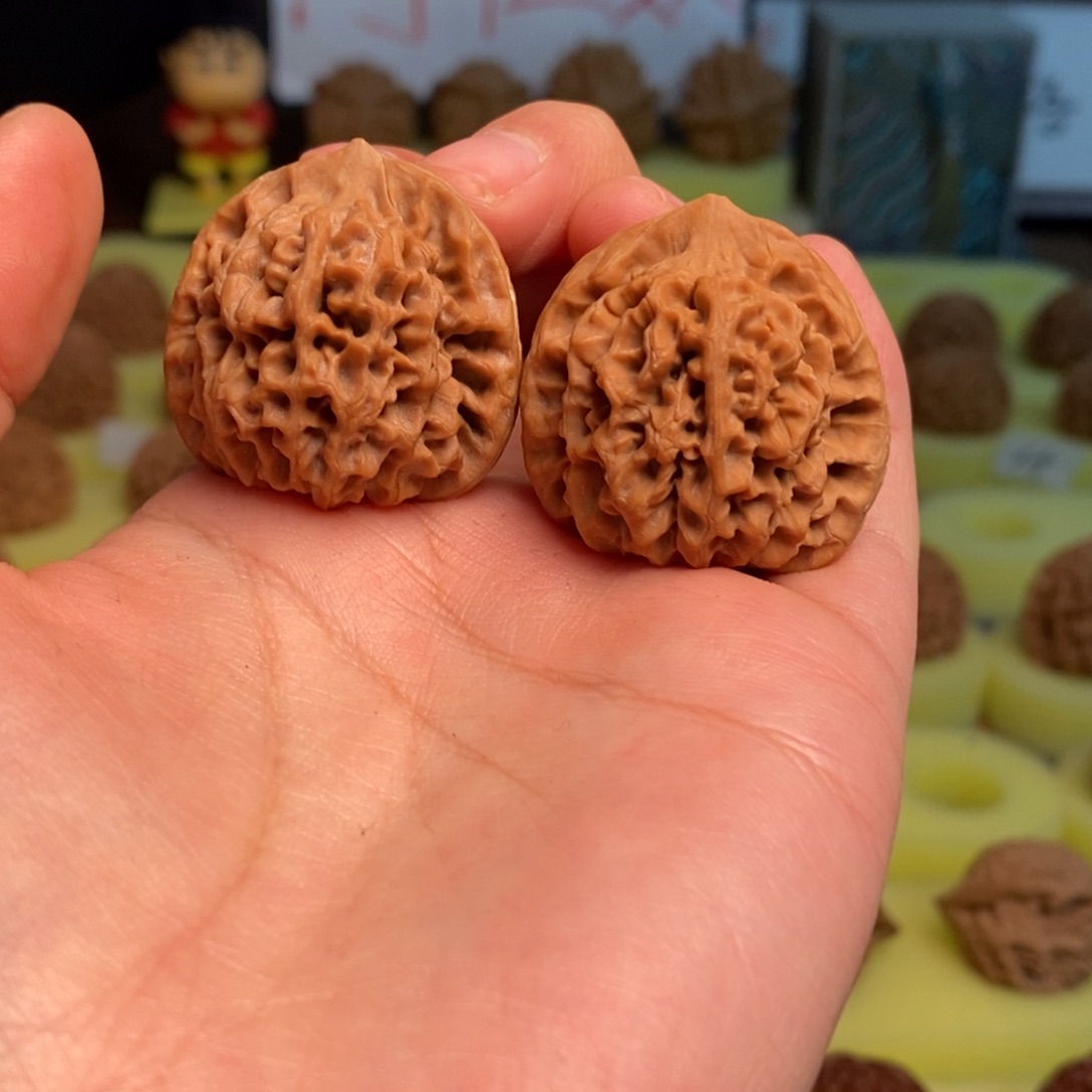 核桃秦岭闷尖狮子头32瑕疵