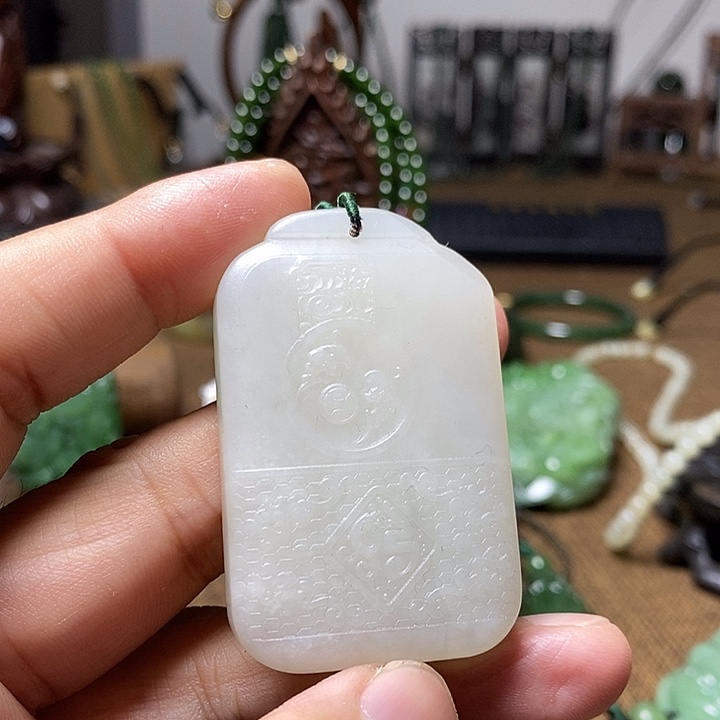 悦***心和田玉未镶嵌颈饰