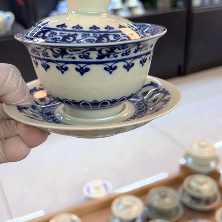 瓷片白青花宝相元宝