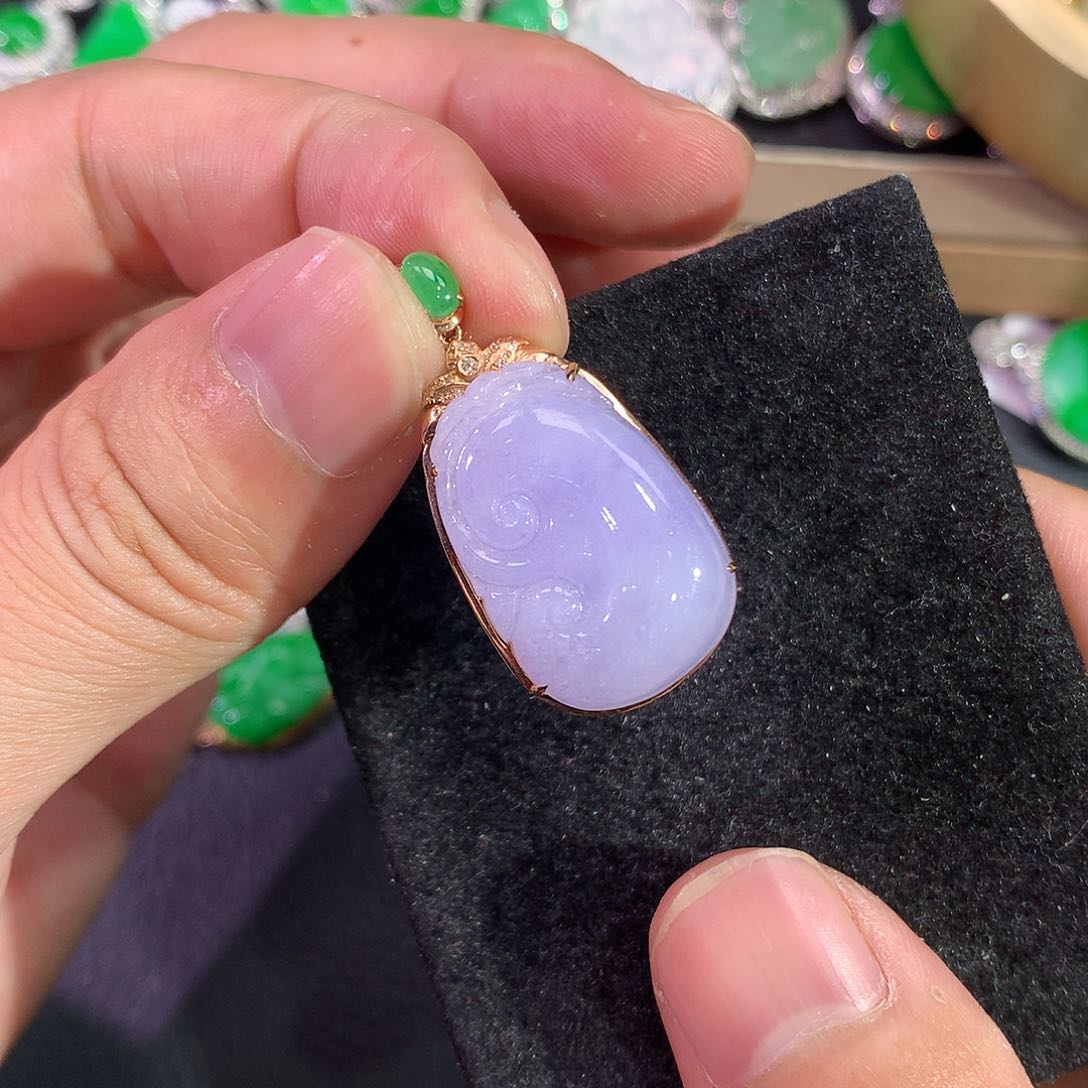 翡翠吊坠(赠链)18K金镶嵌