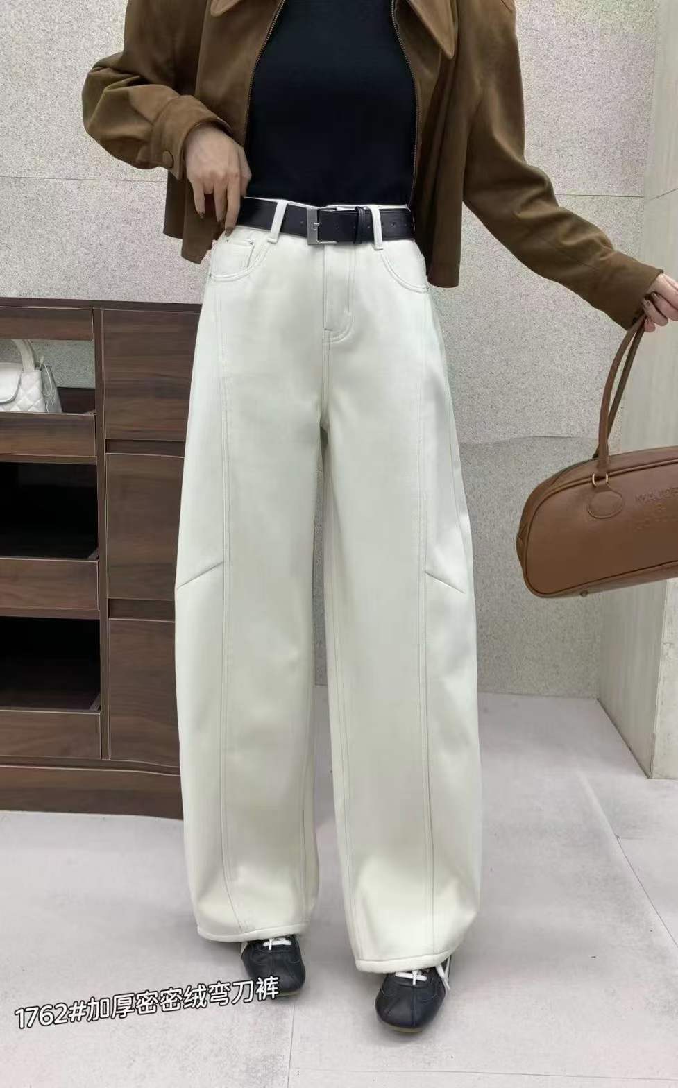 《1762# 加厚密密绒弯刀裤 米白色高腰保暖宽松灯笼牛仔裤》
