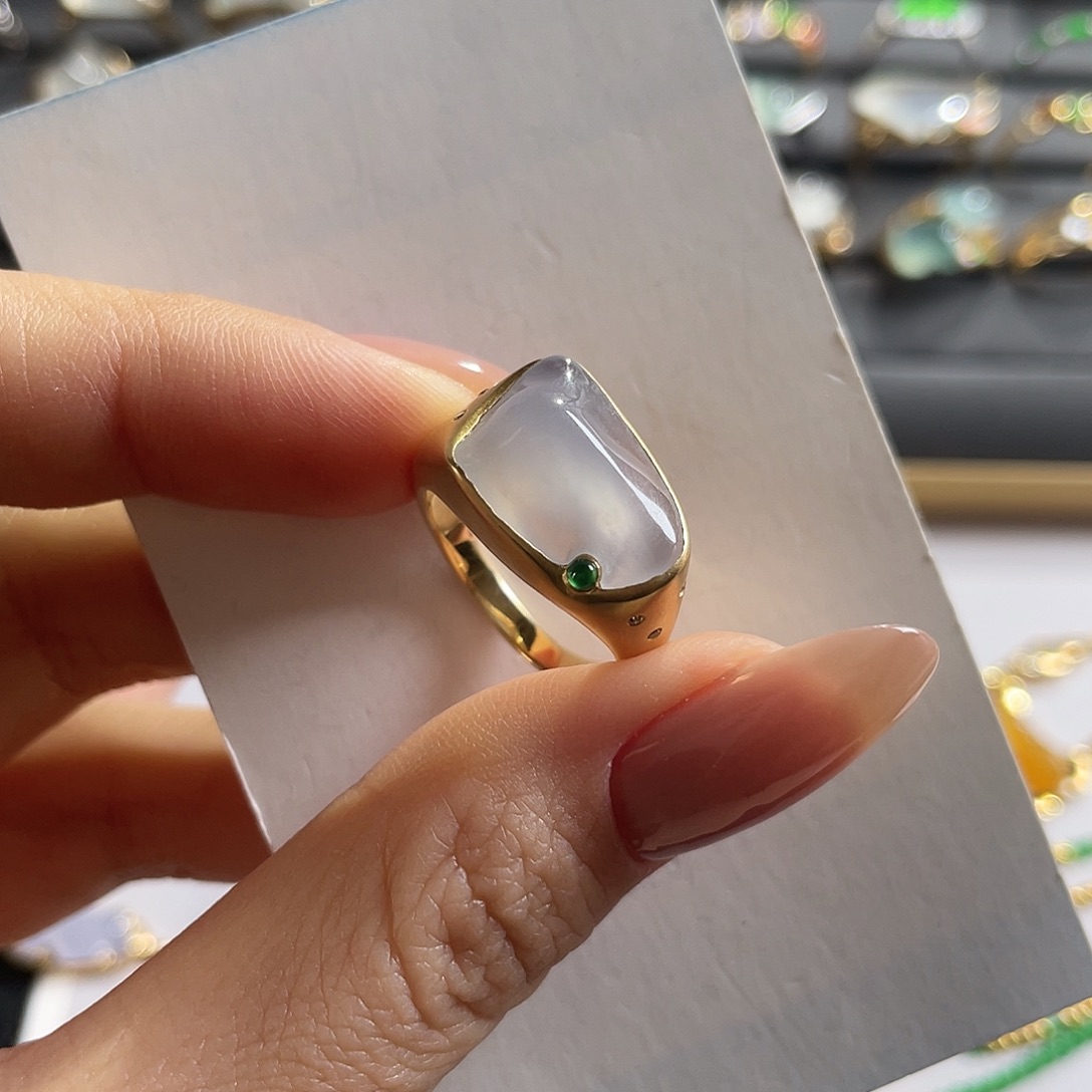 翡翠18K金镶嵌戒指冰胶随行戒指 48小时鉴赏