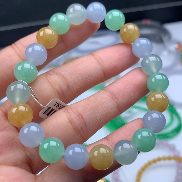 翡翠手镯未镶嵌卡