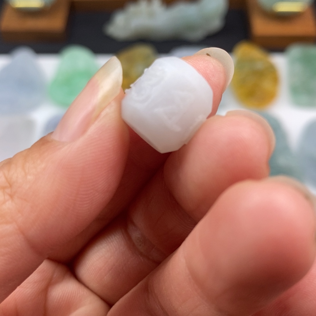 定制翡翠未镶嵌珠子