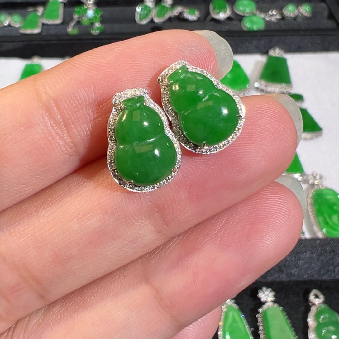 【闪购商品】翡翠吊坠(不含链)18K金镶嵌