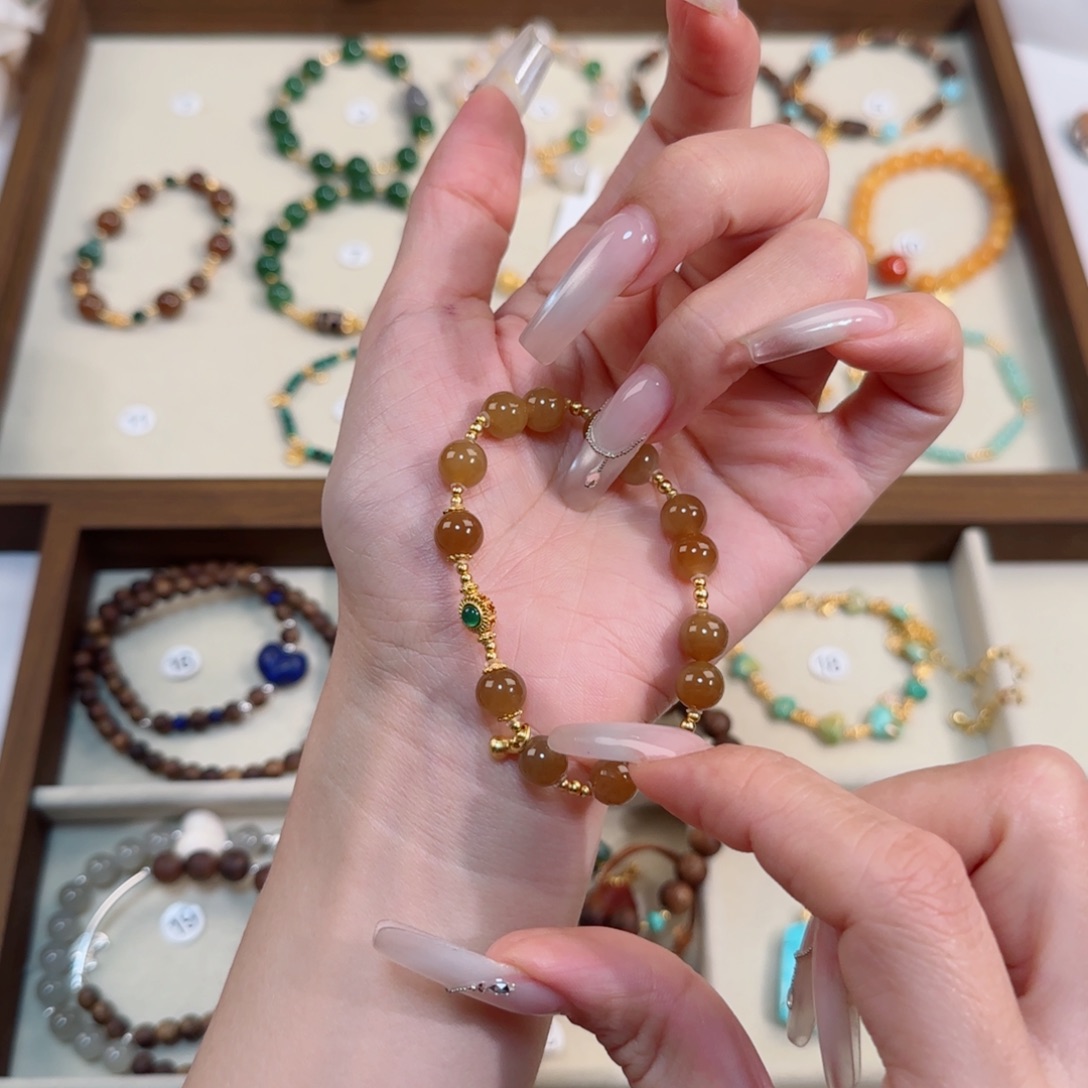 买***ᐝ和田玉（糖玉）未镶嵌手链