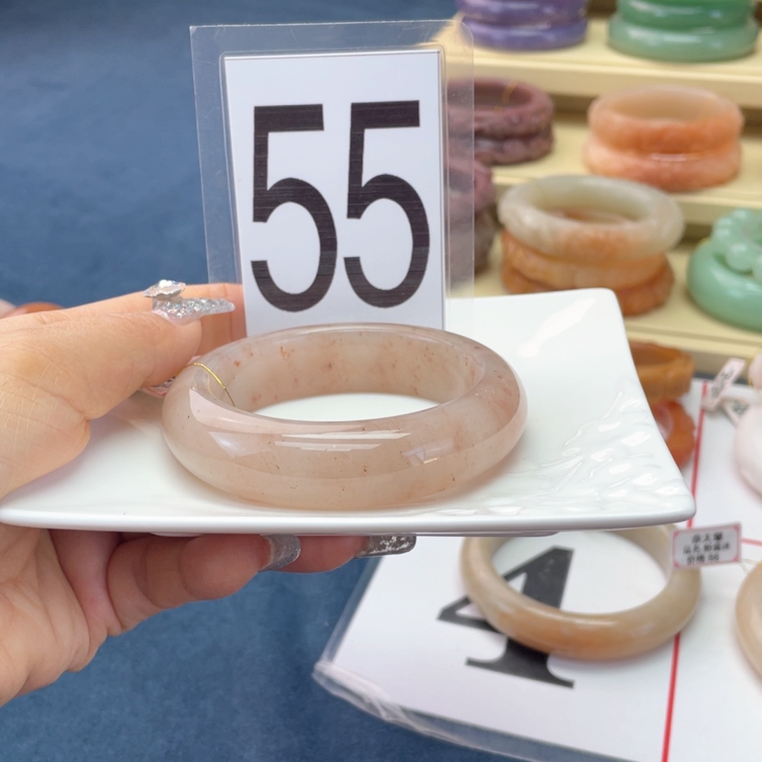 石英质玉未镶嵌手镯