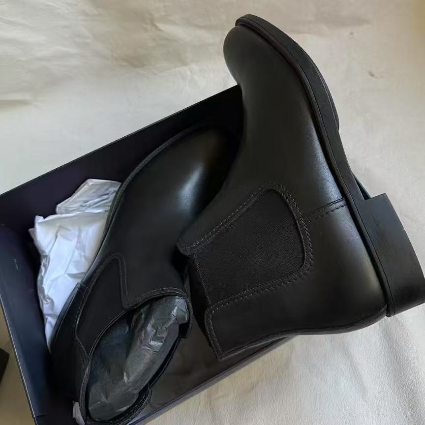 未使用 Prada/普拉达 /六六/男士黑色皮靴