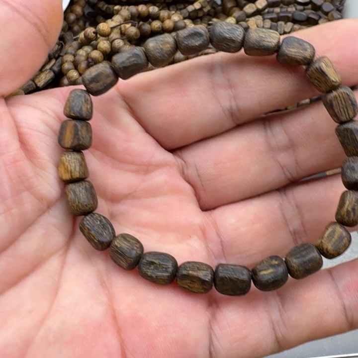 用***0手串沉香张勺子手串4克加