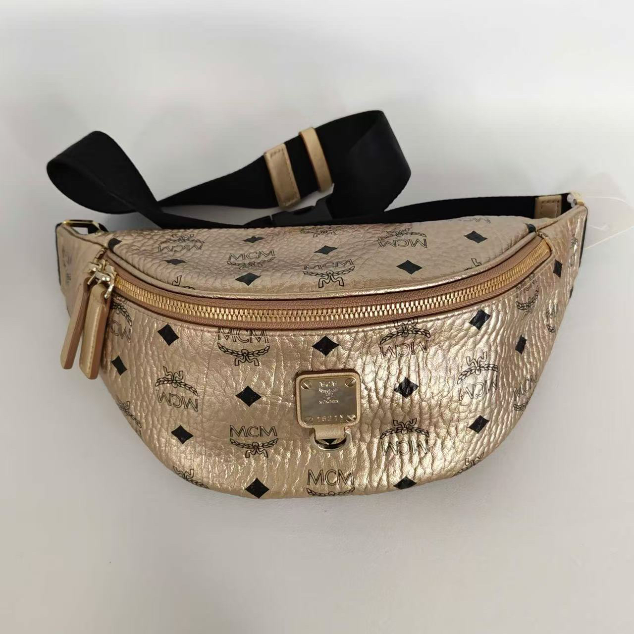 95新 MCM 捐金沉珠/胸包