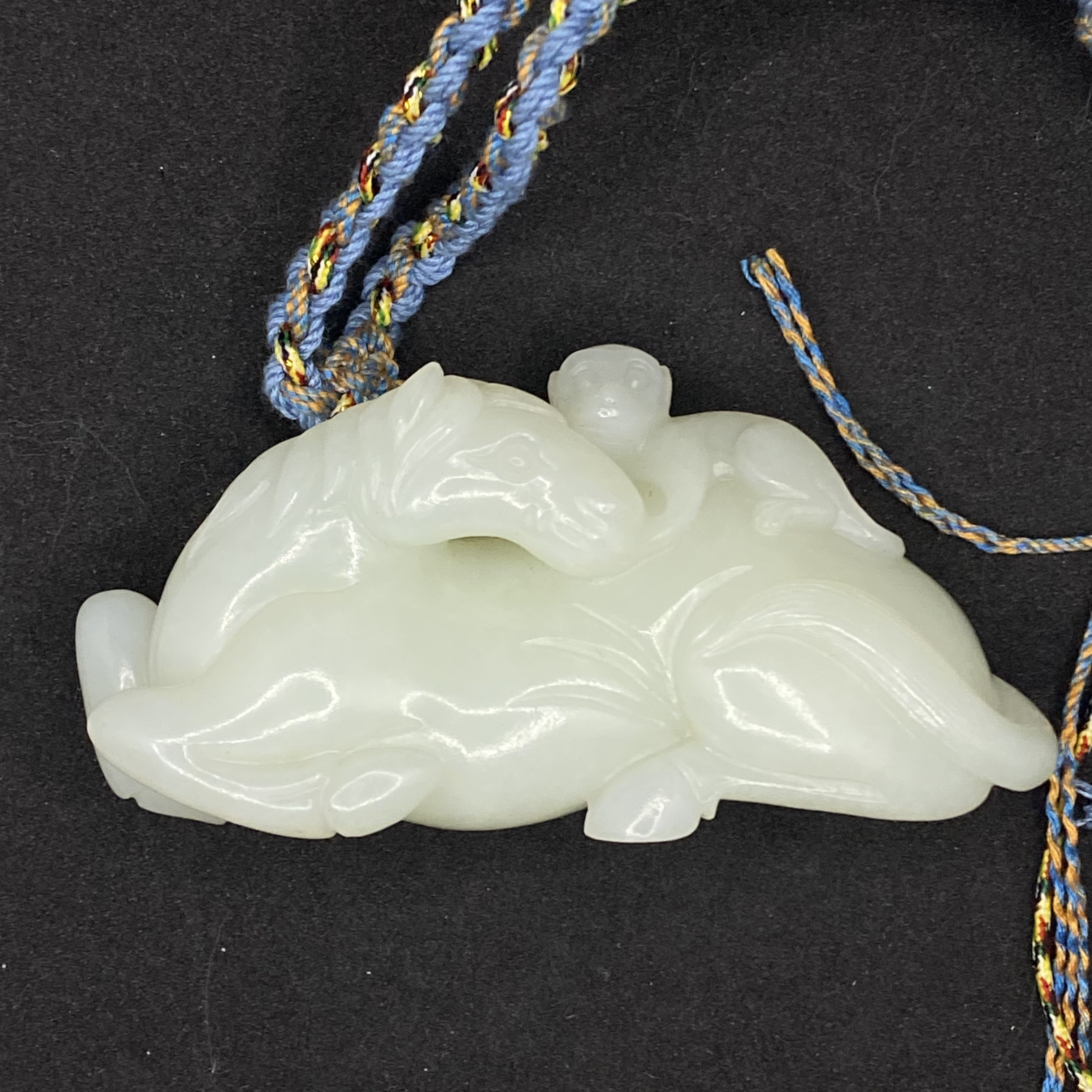 22F126 清 和田玉马上封侯手把件