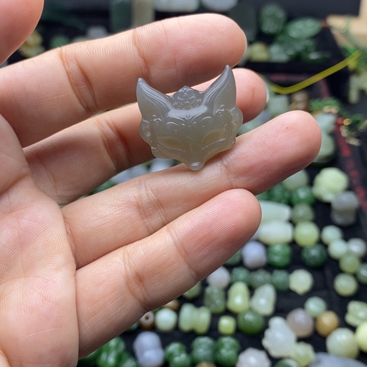 和田玉未镶嵌颈饰福利无售后