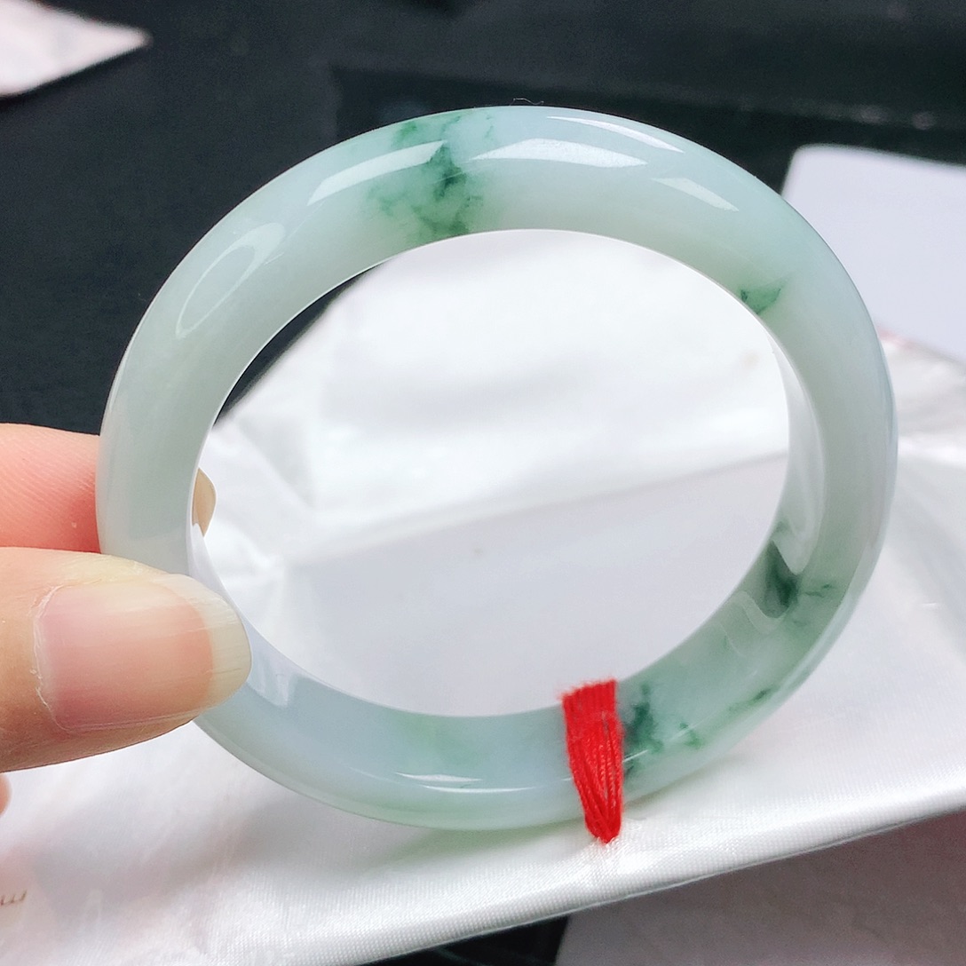 翡翠手镯未镶嵌正