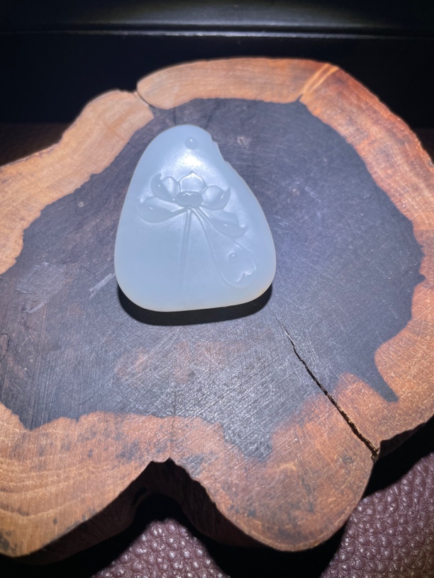 高货新疆料和田玉荷花