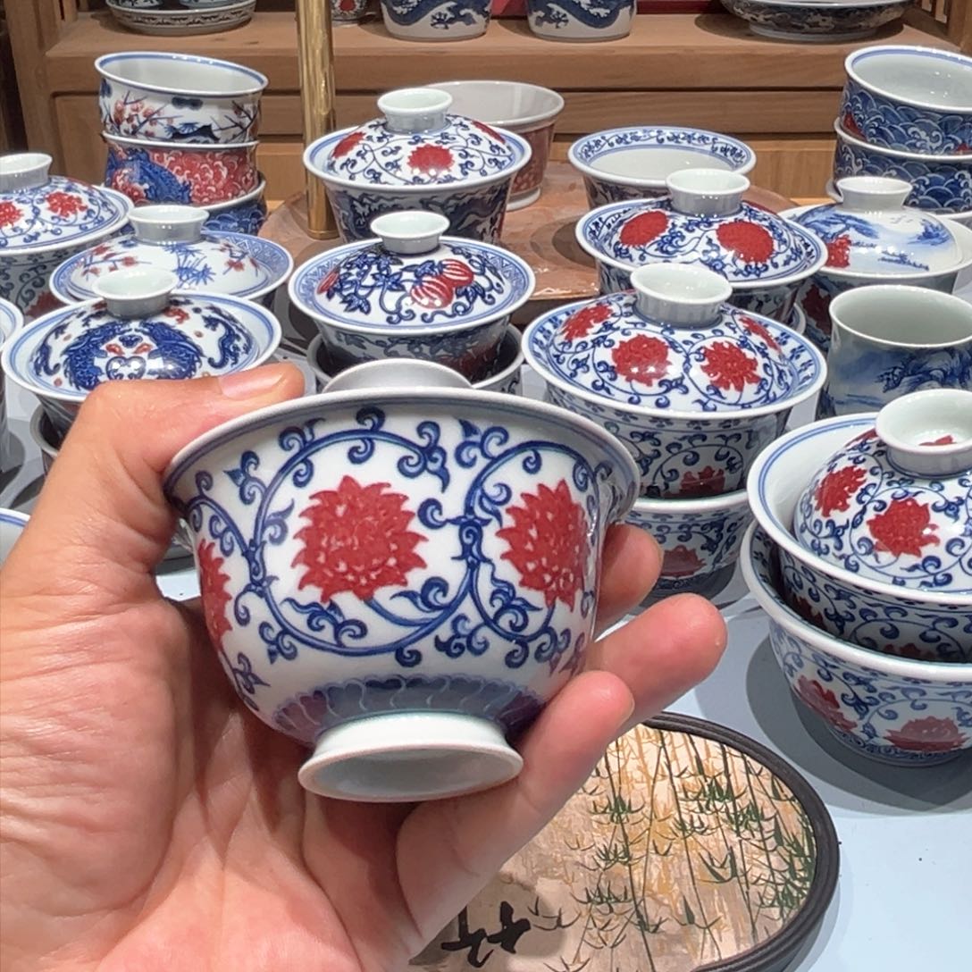 景德镇陶瓷艺术展在上海举办