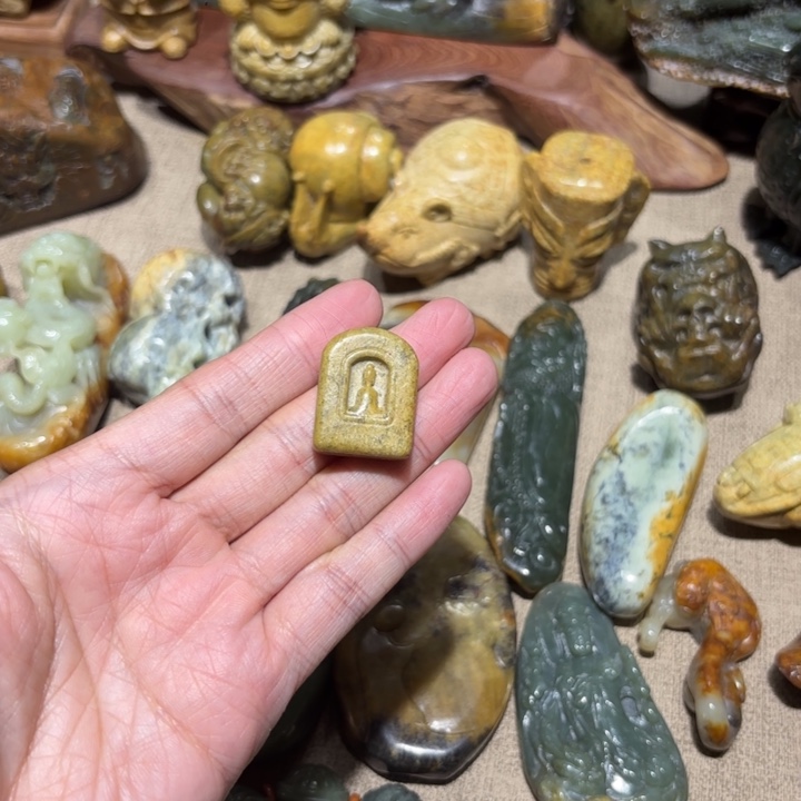 和田玉（糖玉）未镶嵌颈饰