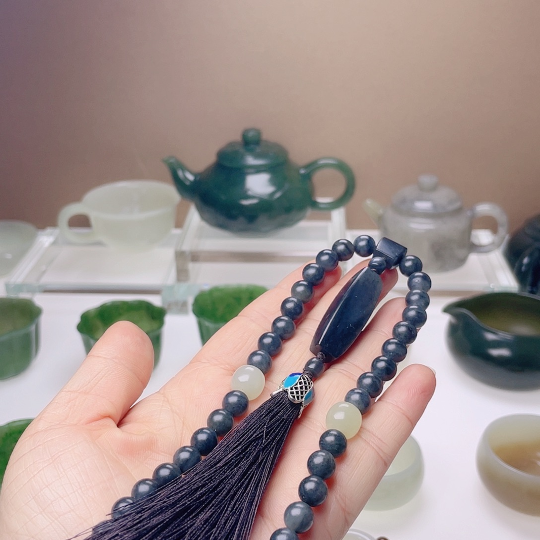 修***切和田玉未镶嵌挂件