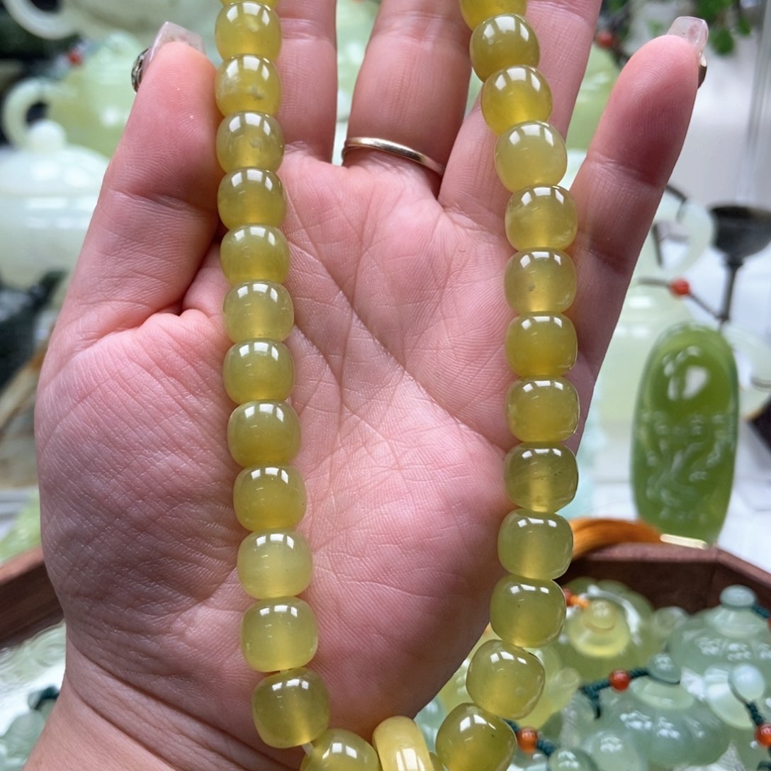 蛇纹石玉挂件未镶嵌