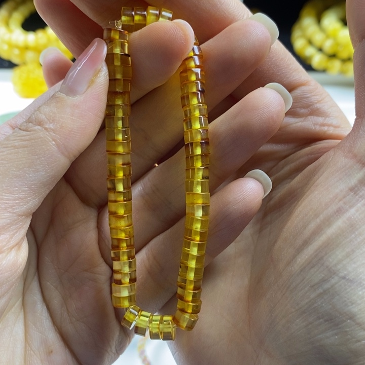 蜜蜡裸石未镶嵌尺寸6加，微瑕，5.3g