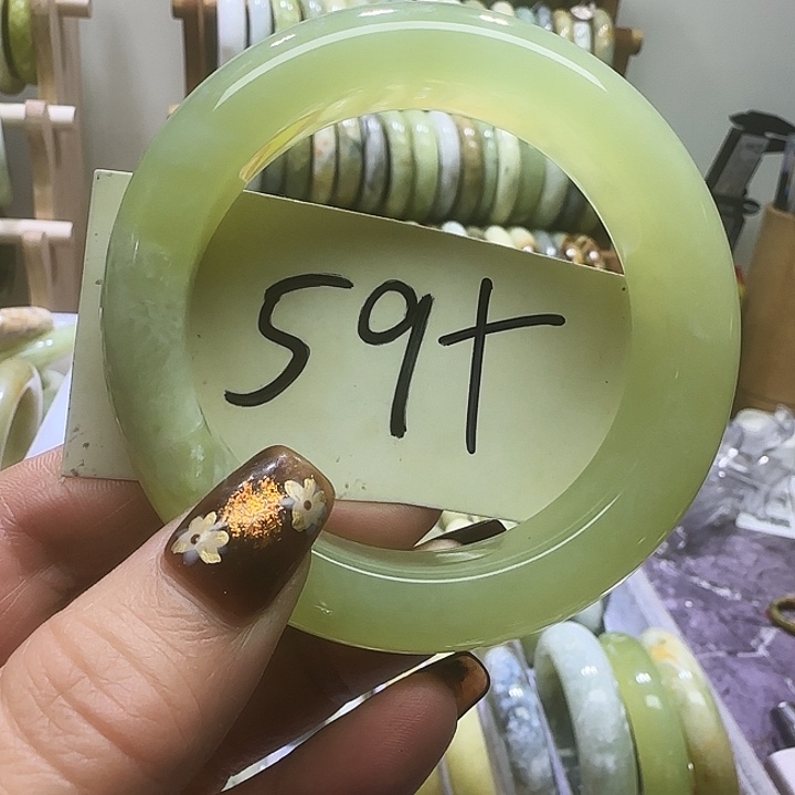 透闪石-蛇纹石玉未镶嵌手镯