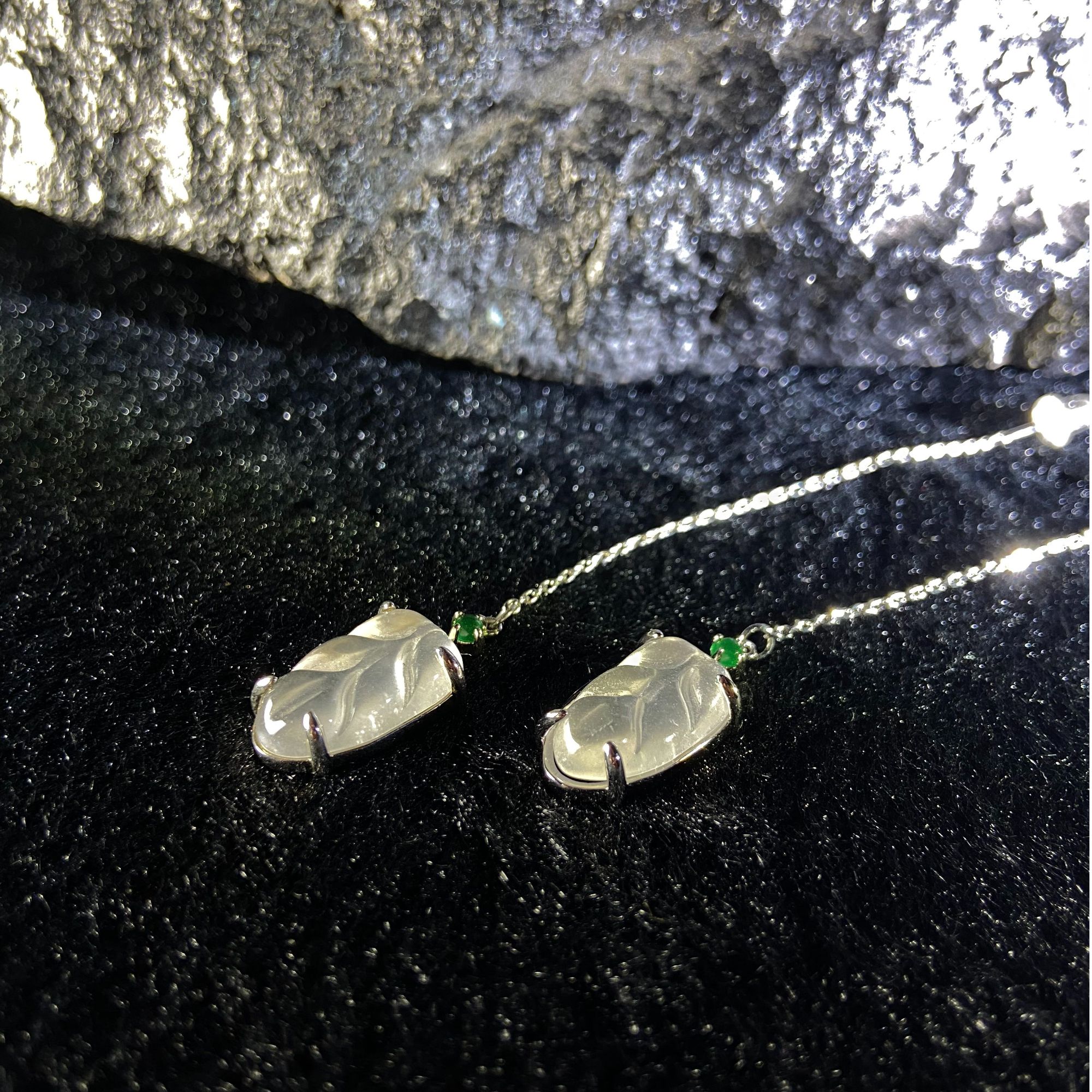 高冰起钢简镶经典耳线 ，带证书，天然玉石，石英质玉