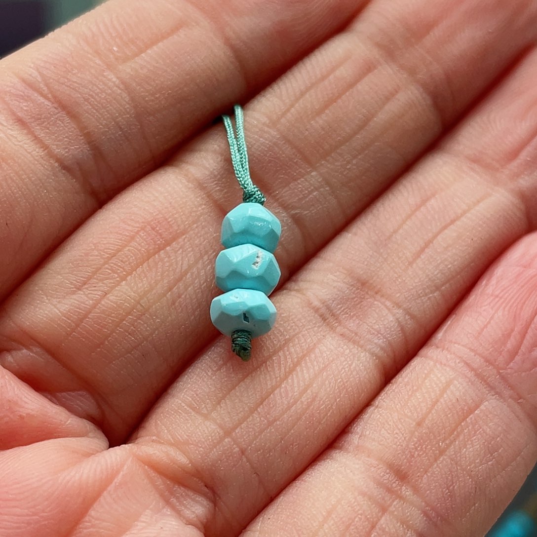 绿松石颈饰未镶嵌