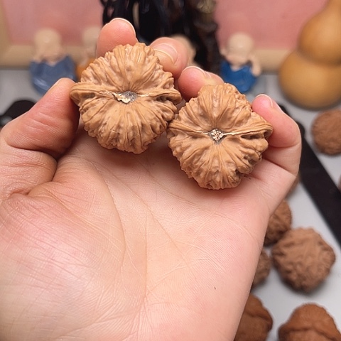 吊坠文玩核桃凹底