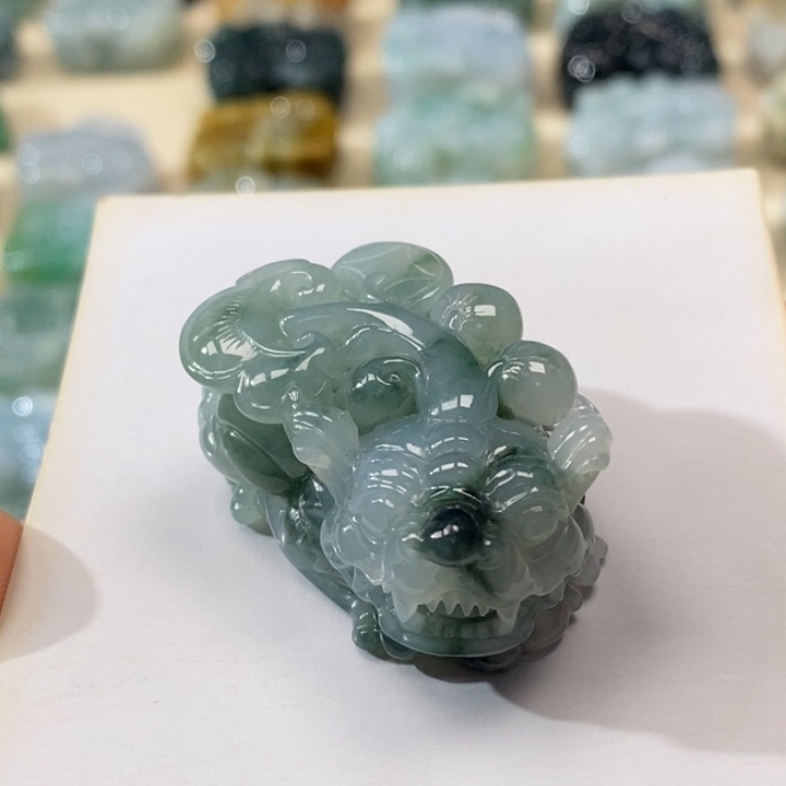 翡翠颈饰未镶嵌天然翡翠貔貅吊坠