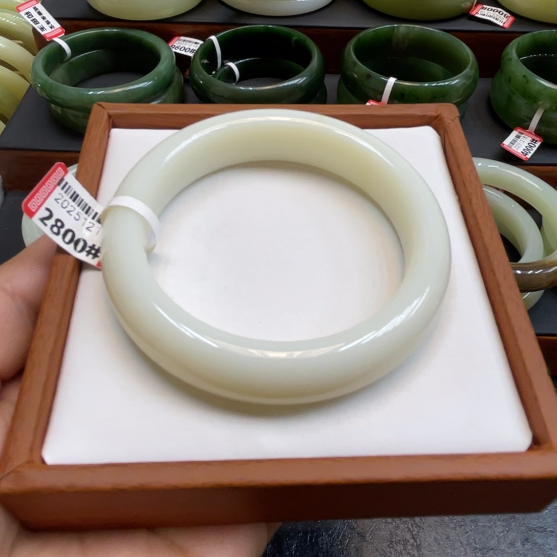 未镶嵌手镯和田玉