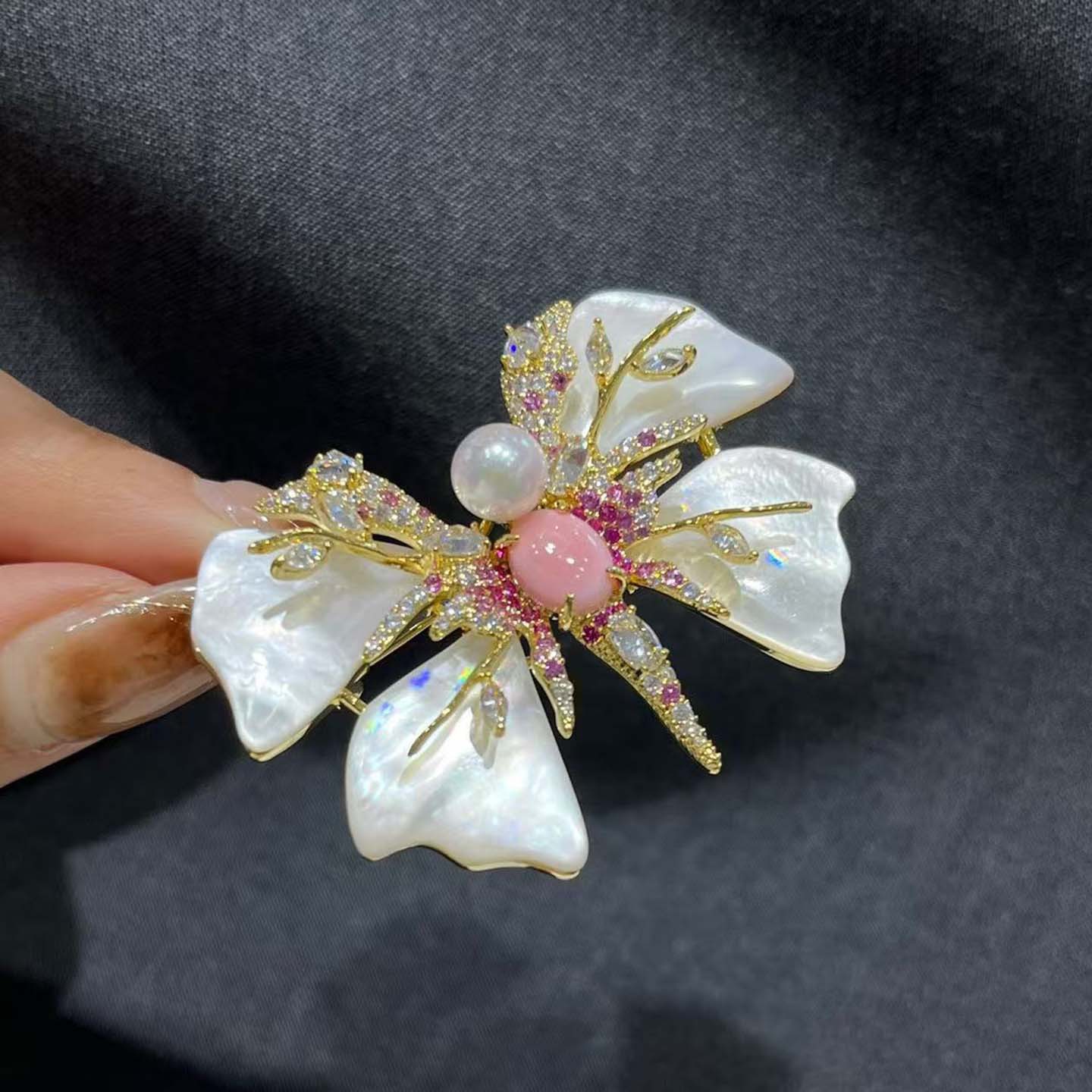  LH168【蝶舞之韵珍珠胸针】硬美至高版本手工气质白色轻奢时尚百搭