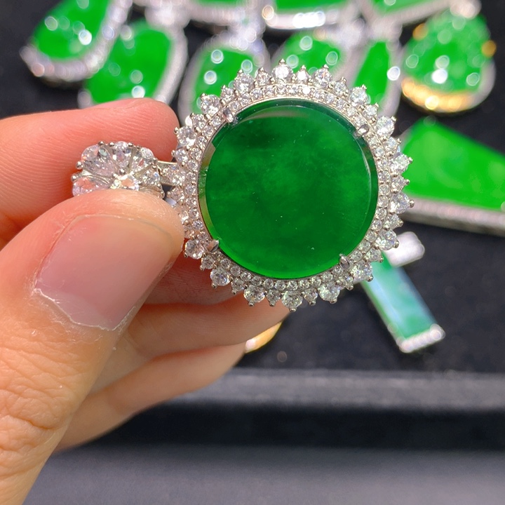 翡翠颈饰银S925镶嵌一个