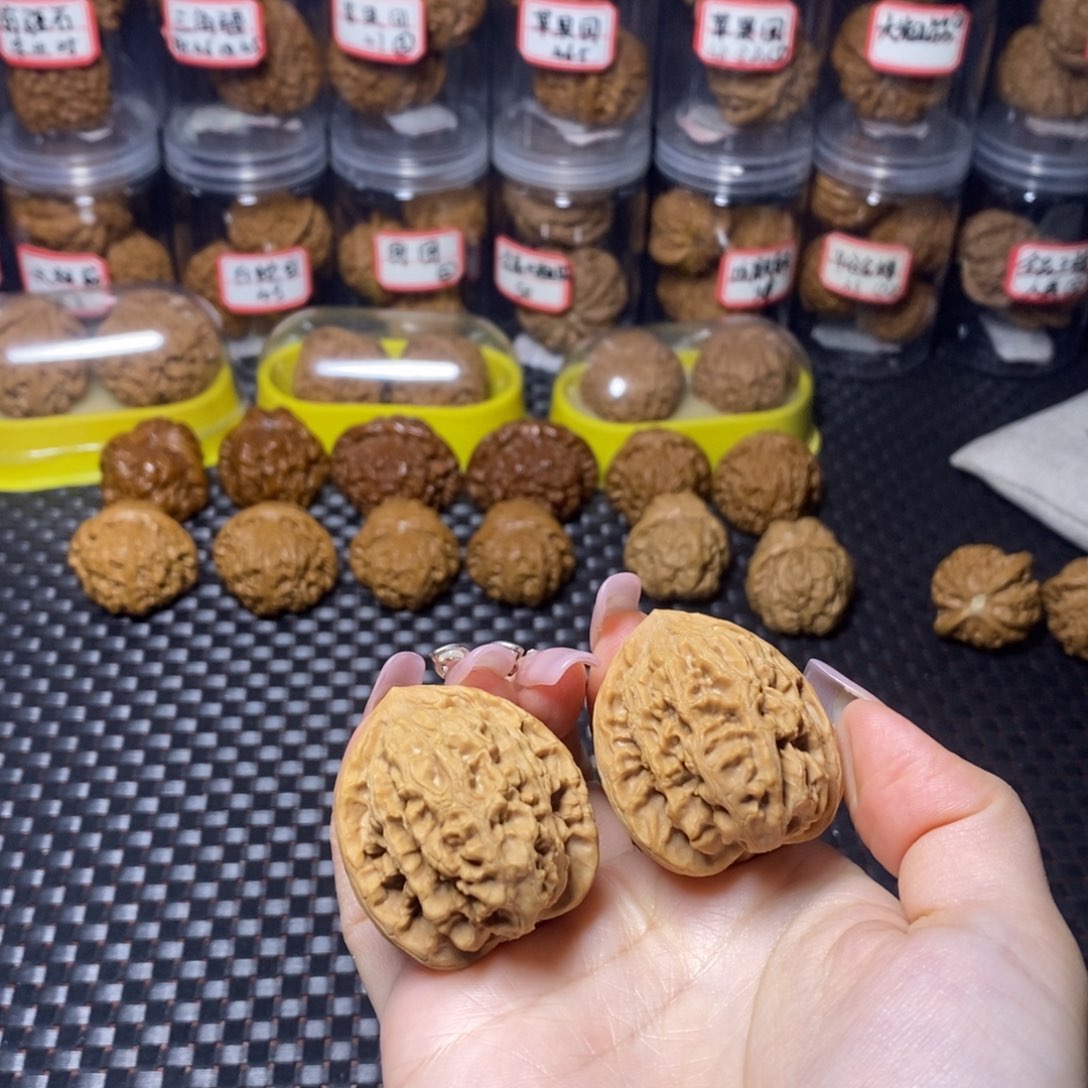 文玩核桃吊坠鹤鸣山37