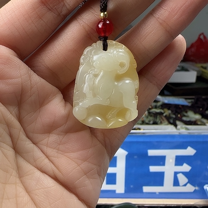 颈饰未镶嵌和田玉