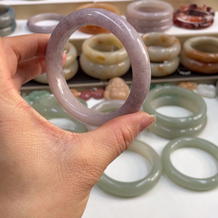 石英质玉手镯未镶嵌