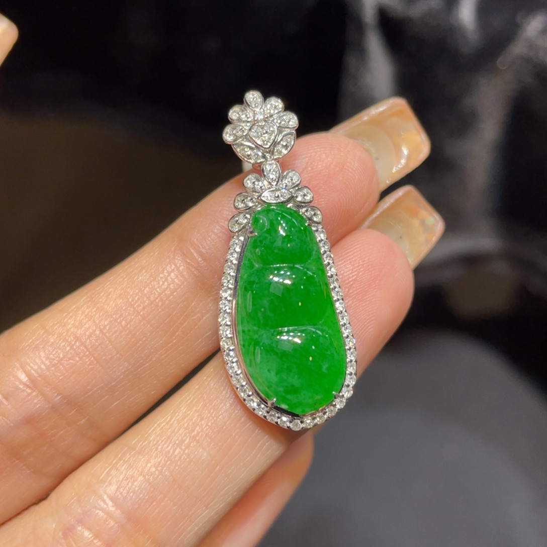 翡翠颈饰18K金镶嵌天然缅甸翡翠