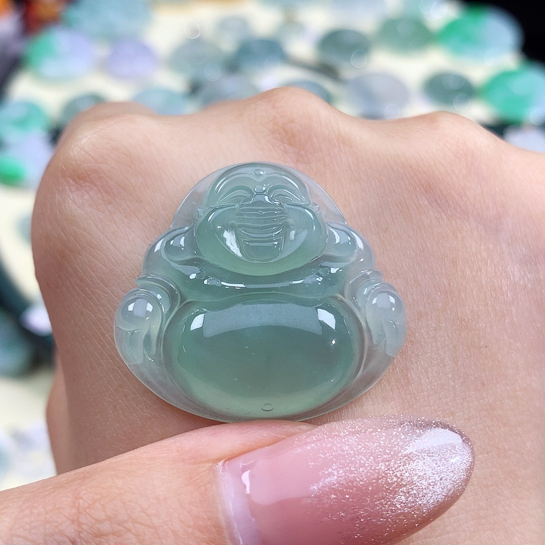 翡翠未镶嵌颈饰佛公