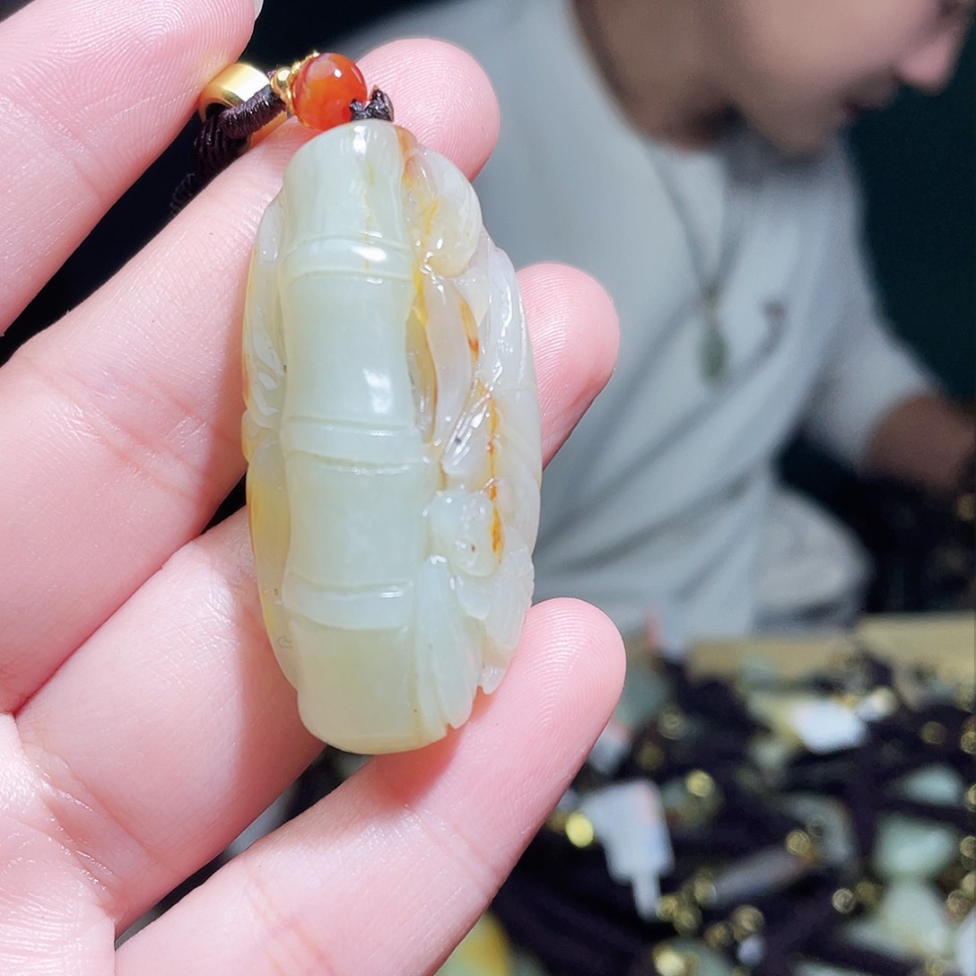 和田玉颈饰未镶嵌