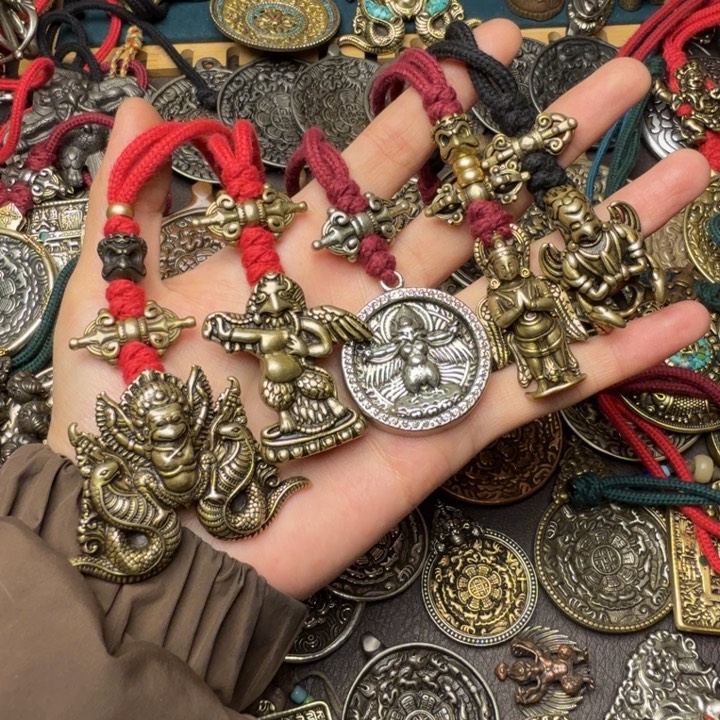 雪***儿藏传文玩九宫如图