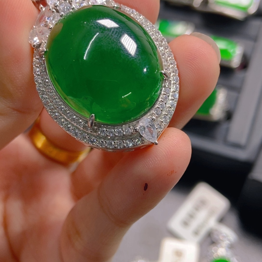 翡翠吊坠(不含链)未镶嵌霏