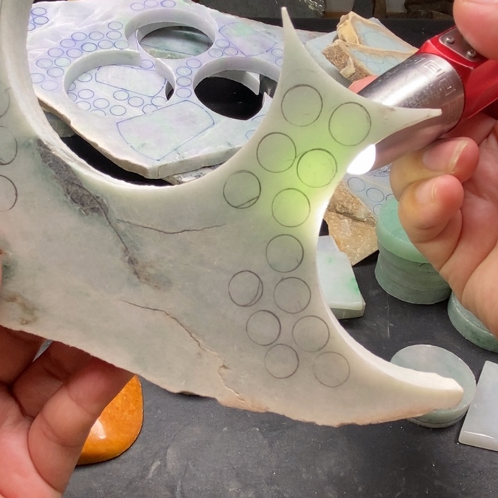 翡翠配石天然缅甸翡翠玉料