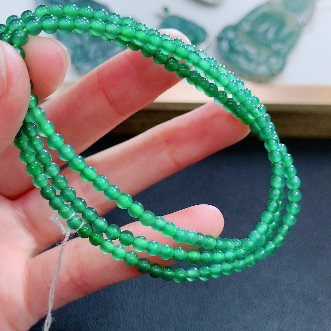 翡翠颈饰未镶嵌翡翠