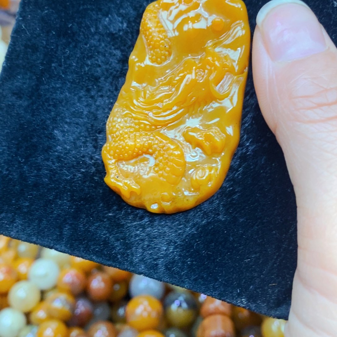 未镶嵌石英质玉（黄龙玉）吊坠(不含链)