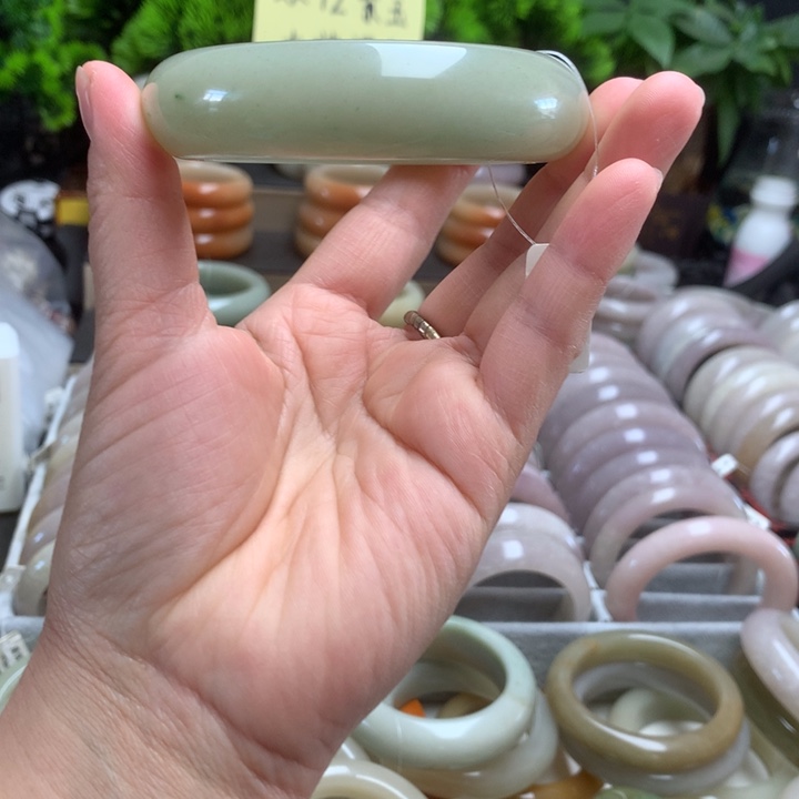石英质玉未镶嵌手镯