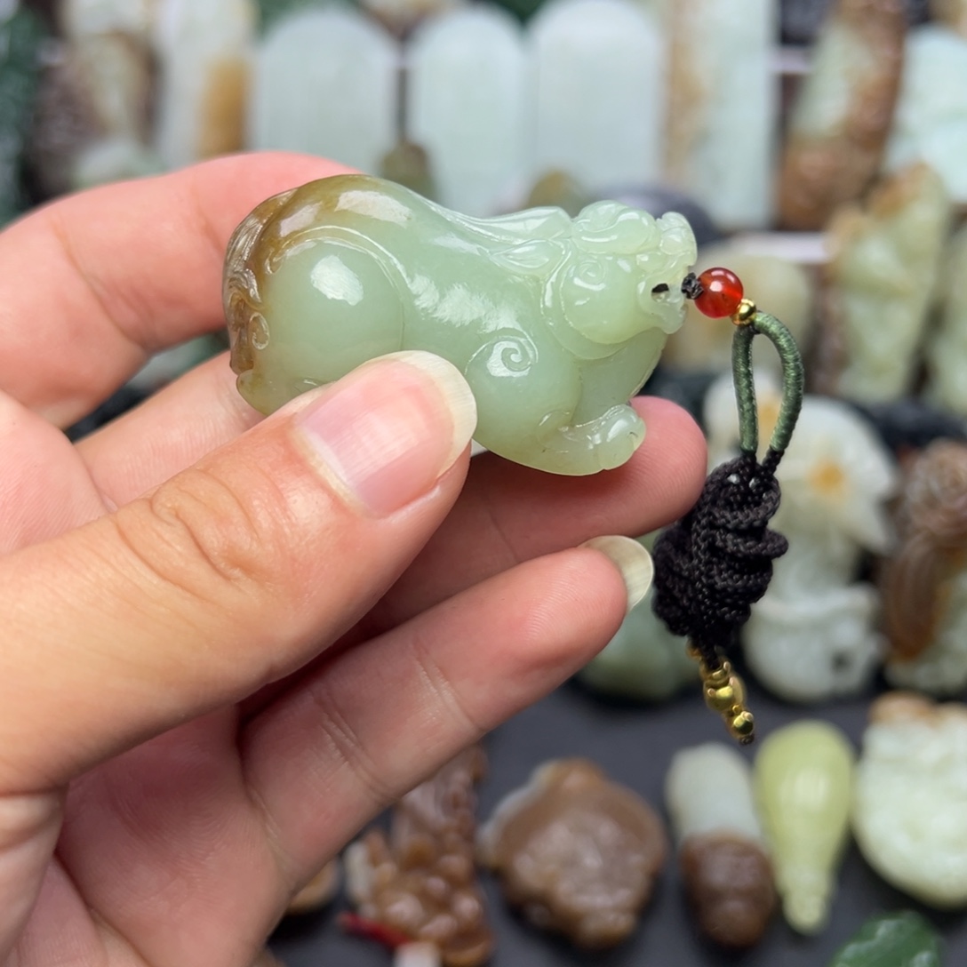 和田玉未镶嵌挂件