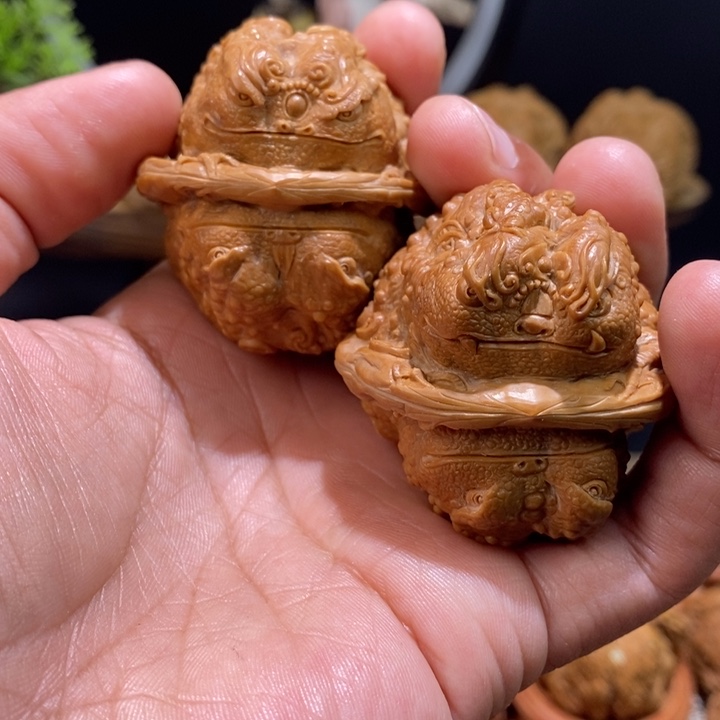 核桃把件小*纯手工雕刻文玩核桃